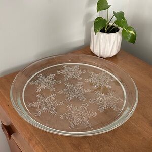 Elegant Glass Platter with Snowflake Motif